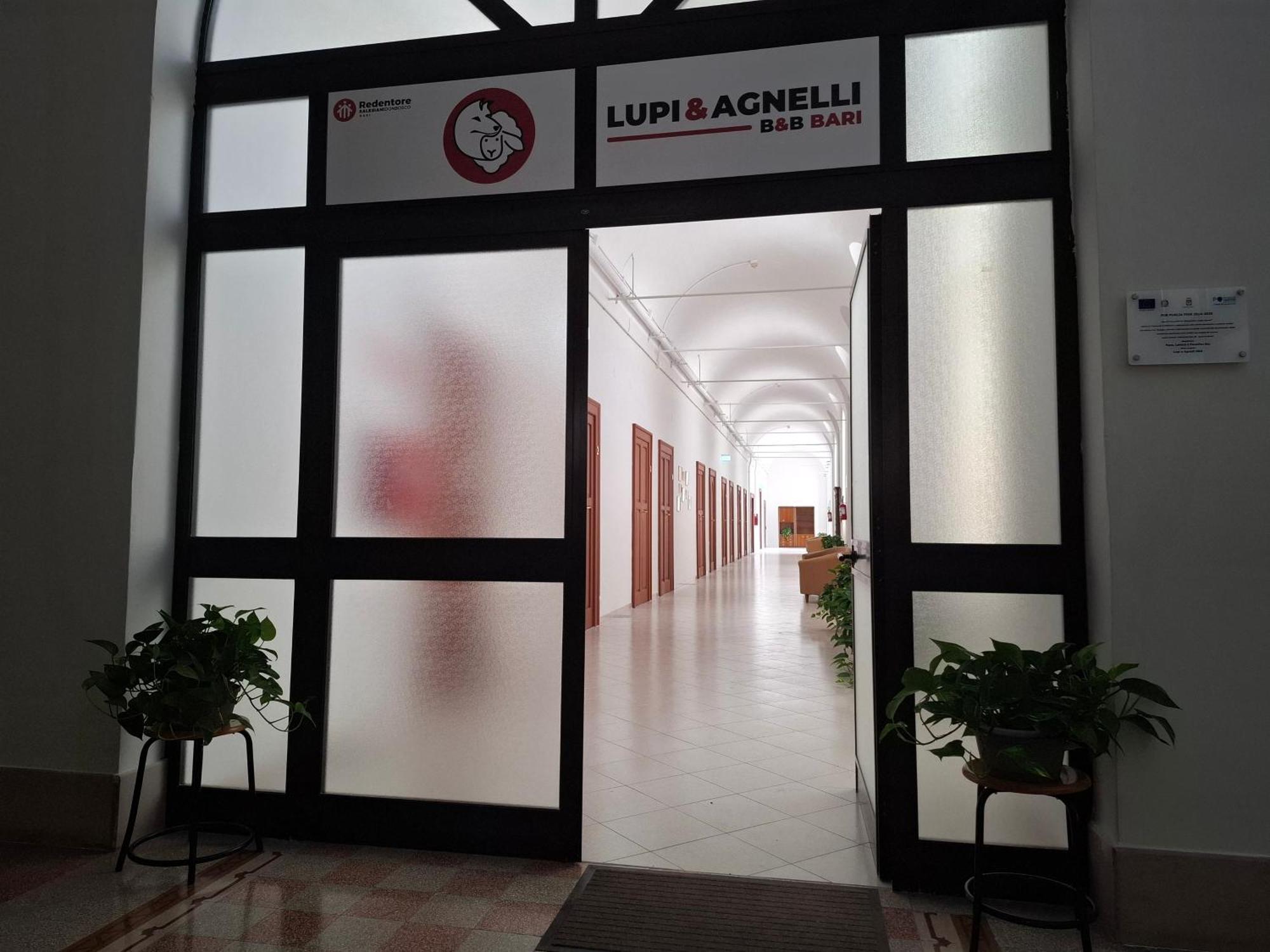 Lupi E Agnelli Bed and Breakfast Bari Exteriör bild